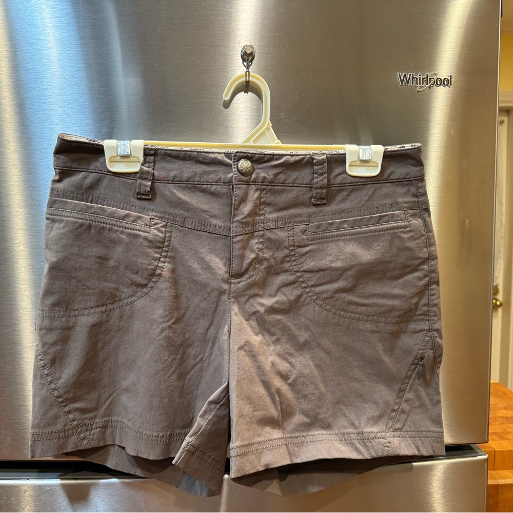 Athleta The Dipper shorts Size 6 5”inseam